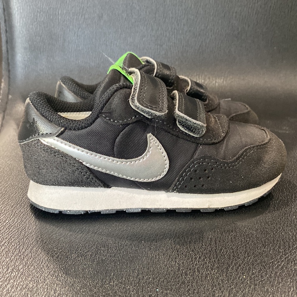 Nike MD Valiant